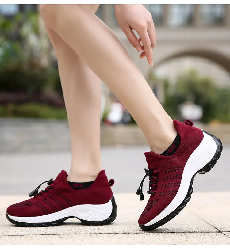 Scarpe da donna casual taglie forti 2025 scarpe sportive in maglia primavera autunno scarpe da viaggio con fondo spesso scarpe comode da mamma alla moda