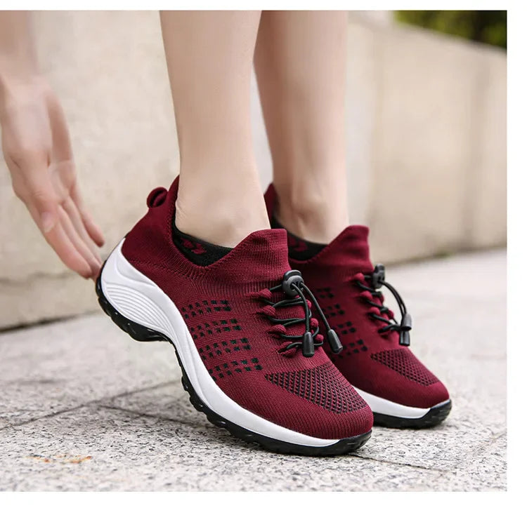 Scarpe da donna casual taglie forti 2025 scarpe sportive in maglia primavera autunno scarpe da viaggio con fondo spesso scarpe comode da mamma alla moda