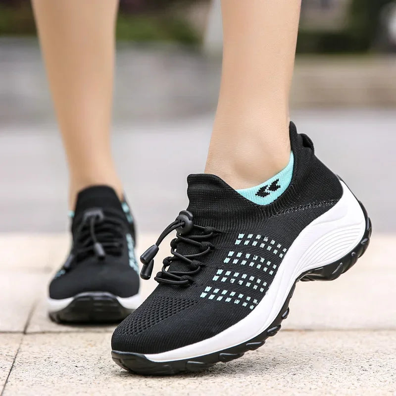 Scarpe da donna casual taglie forti 2025 scarpe sportive in maglia primavera autunno scarpe da viaggio con fondo spesso scarpe comode da mamma alla moda
