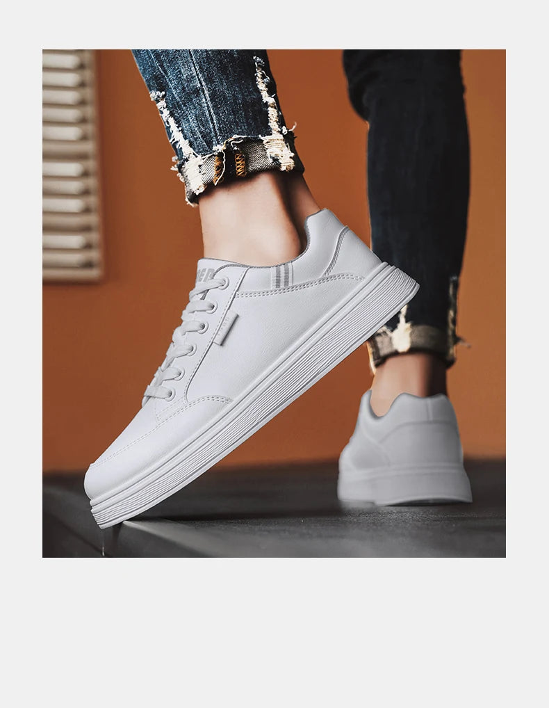 Scarpe da ginnastica bianche piatte da uomo alla moda Scarpe casual morbide da uomo Street Style Board Scarpe da ginnastica bianche basse da uomo in pelle di nuova tendenza della moda