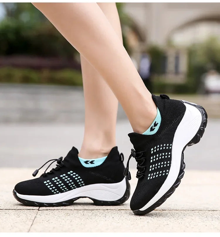Scarpe da donna casual taglie forti 2025 scarpe sportive in maglia primavera autunno scarpe da viaggio con fondo spesso scarpe comode da mamma alla moda