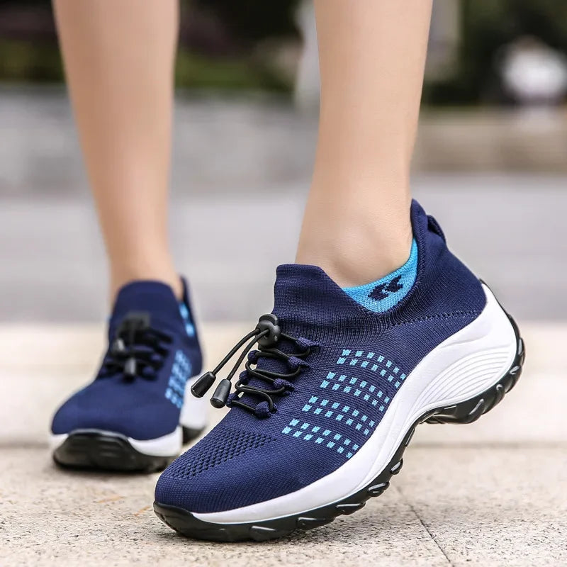 Scarpe da donna casual taglie forti 2025 scarpe sportive in maglia primavera autunno scarpe da viaggio con fondo spesso scarpe comode da mamma alla moda