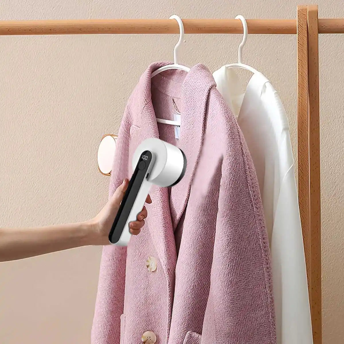 Electric Lint Remover with LED Display – Rechargeable Fabric Shaver